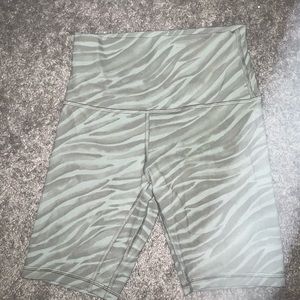 lululemon align biker shirt size 4